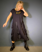 Carica l'immagine nel visualizzatore di Gallery, Abito smanicato