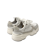 Carica l'immagine nel visualizzatore di Gallery, Sneaker J-611