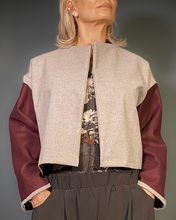 Carica l'immagine nel visualizzatore di Gallery, Bomber Asia