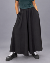 Carica l'immagine nel visualizzatore di Gallery, Gonna pantalone Livia