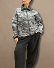 Carica l'immagine nel visualizzatore di Gallery, Giacca camouflage