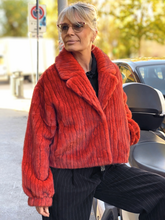 Carica l'immagine nel visualizzatore di Gallery, Giacca in ecopelliccia