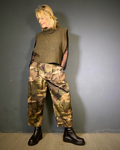 Carica l'immagine nel visualizzatore di Gallery, Pantalone mimetico