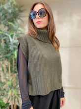 Carica l'immagine nel visualizzatore di Gallery, Gilet cachemire