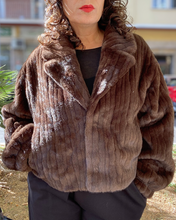 Carica l&#39;immagine nel visualizzatore di Gallery, Giacca in ecopelliccia
