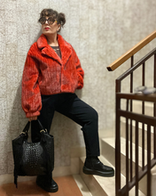 Carica l&#39;immagine nel visualizzatore di Gallery, Giacca in ecopelliccia
