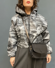 Carica l'immagine nel visualizzatore di Gallery, Borsa con patta
