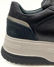 Carica l&#39;immagine nel visualizzatore di Gallery, Sneaker J-422
